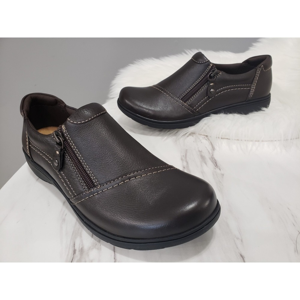 NEW NO‎ BOX Clarks Carleigh Ray Shoes  Size 9 BROWN Nubuck Zip Slip On Comfort